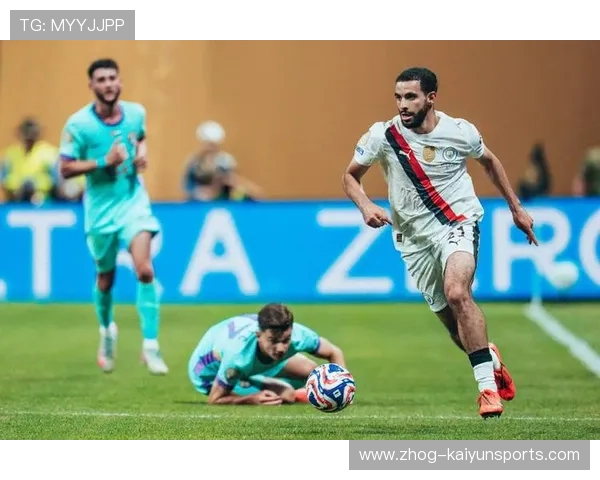 曼城—亚历山大·辛克拉跨中再次制造威胁